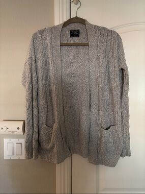 Abercrombie & Fitch Cozy Gray Open-Front Cable Sleeve Cardigan Sweater